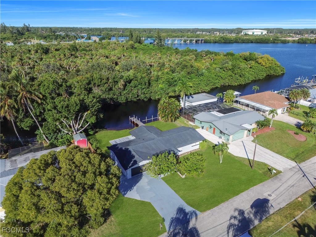 2203 Santiago Avenue Fort Myers FL 33905 2025012791 image27