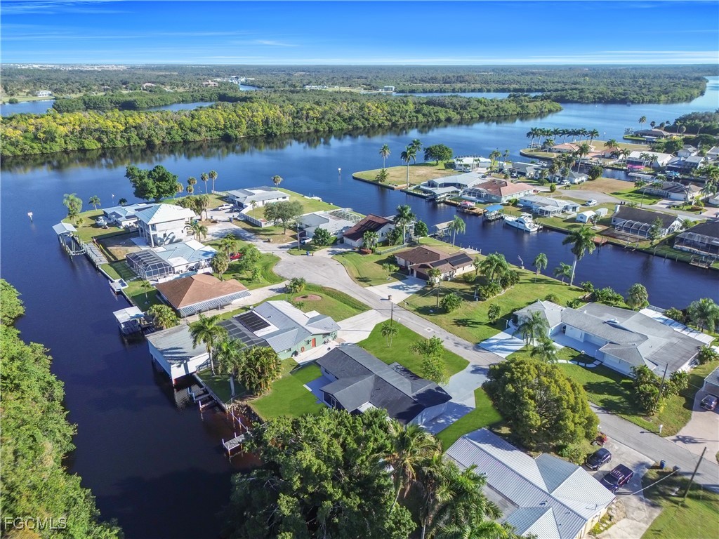 2203 Santiago Avenue Fort Myers FL 33905 2025012791 image29