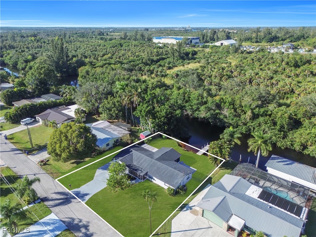 2203 Santiago Avenue Fort Myers FL 33905 2025012791 image31