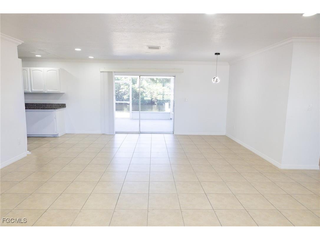 2203 Santiago Avenue Fort Myers FL 33905 2025012791 image6