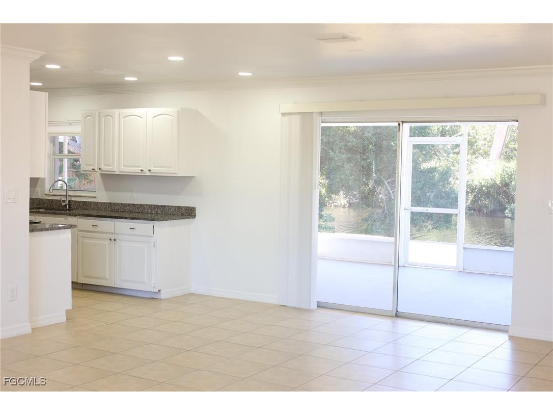 2203 Santiago Avenue Fort Myers FL 33905 2025012791 image7