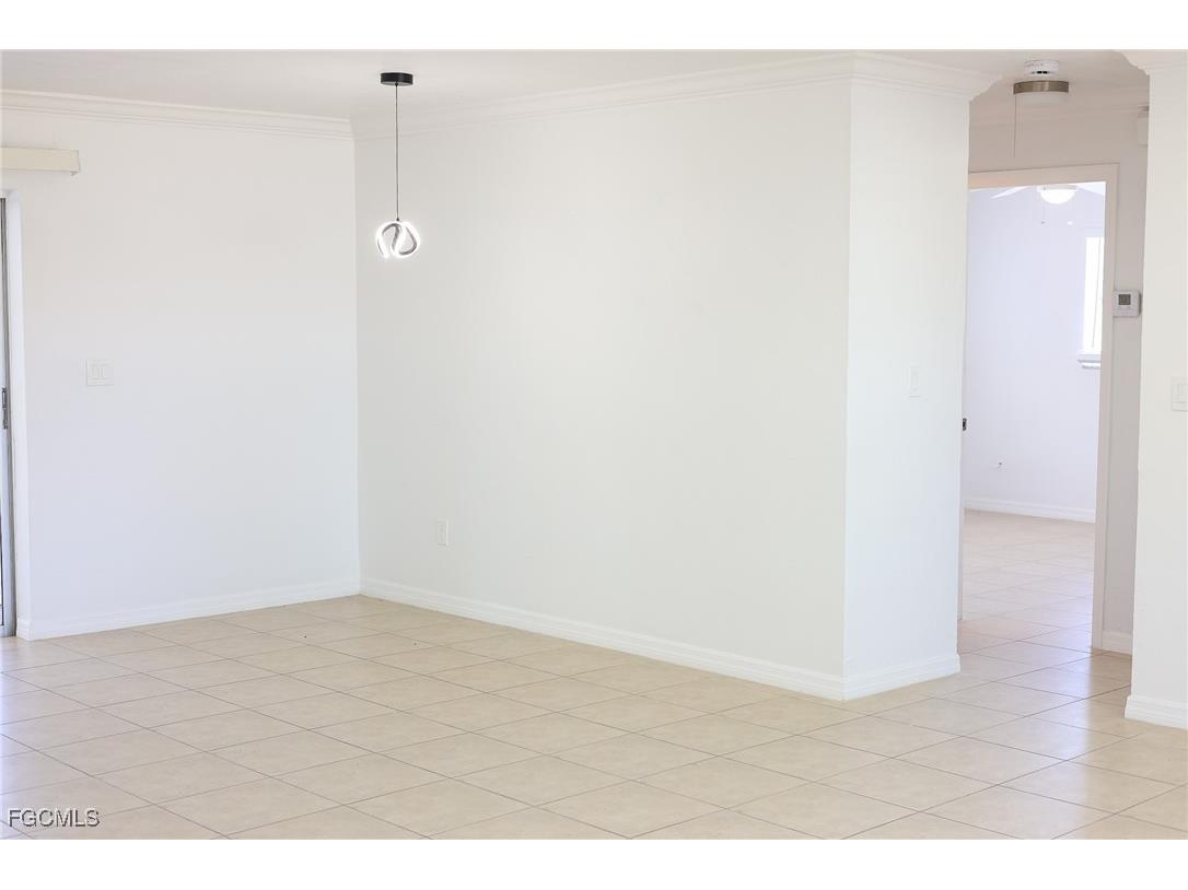 2203 Santiago Avenue Fort Myers FL 33905 2025012791 image8