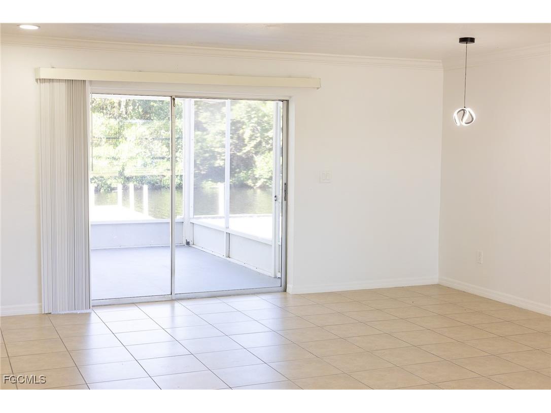2203 Santiago Avenue Fort Myers FL 33905 2025012791 image9