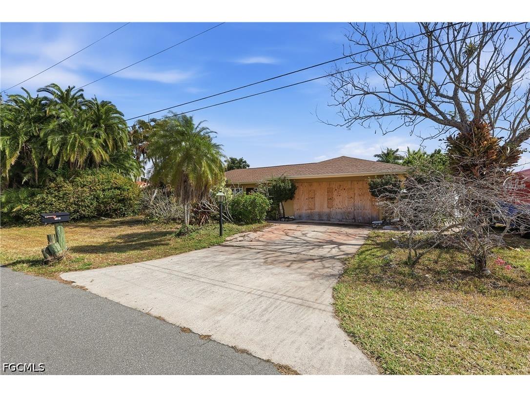 2204 Channel Way North Fort Myers FL 33917 2026018293 image2