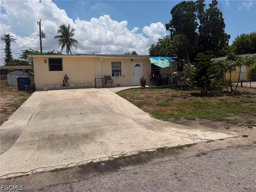 2204 Coronet Street Fort Myers FL 33907 2026021980 image1