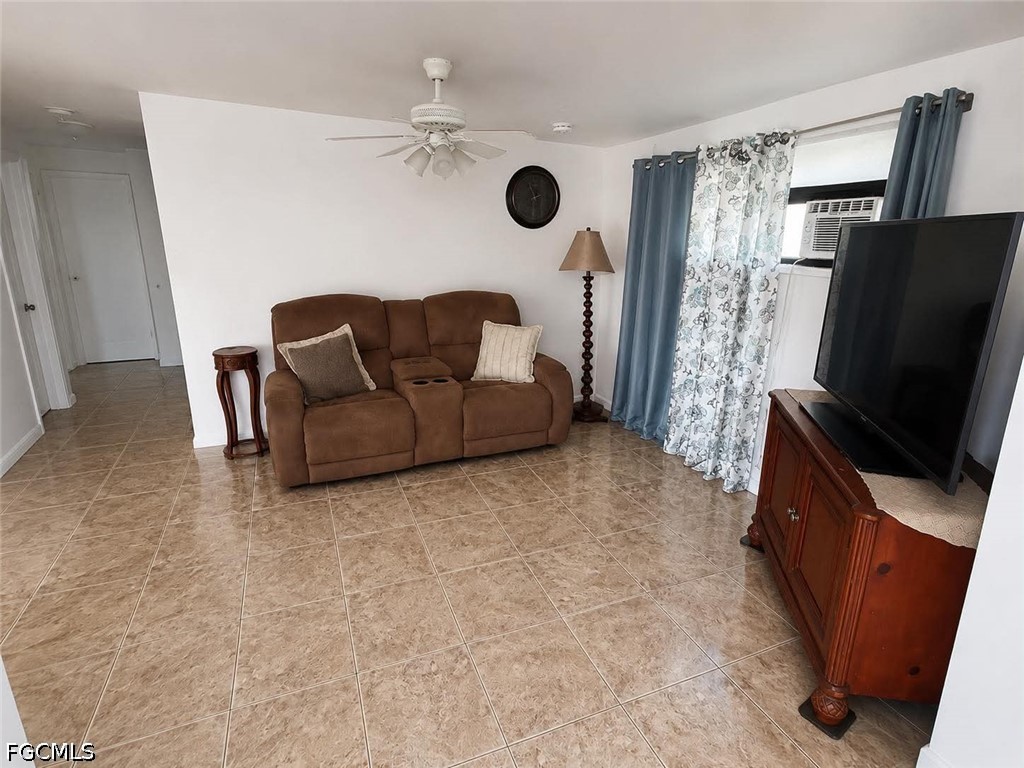 2204 Coronet Street Fort Myers FL 33907 2026021980 image5