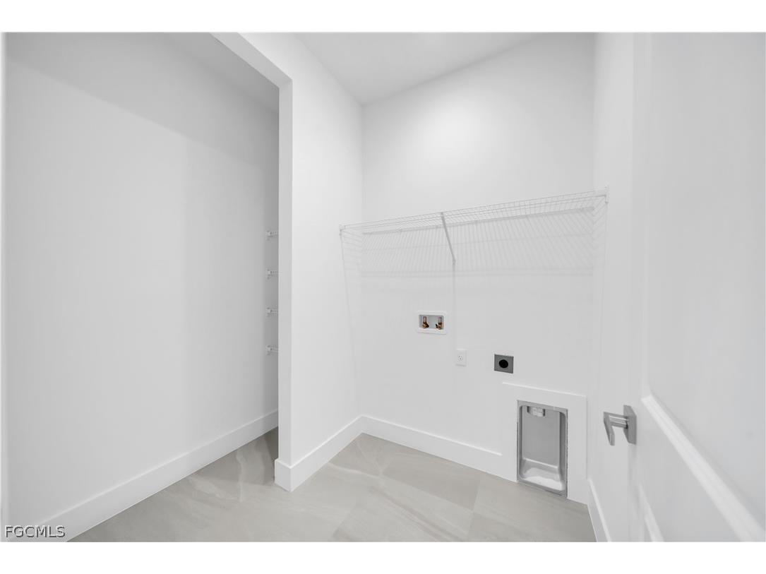 2204 NE 14th Place Cape Coral FL 33909 2026010996 image11