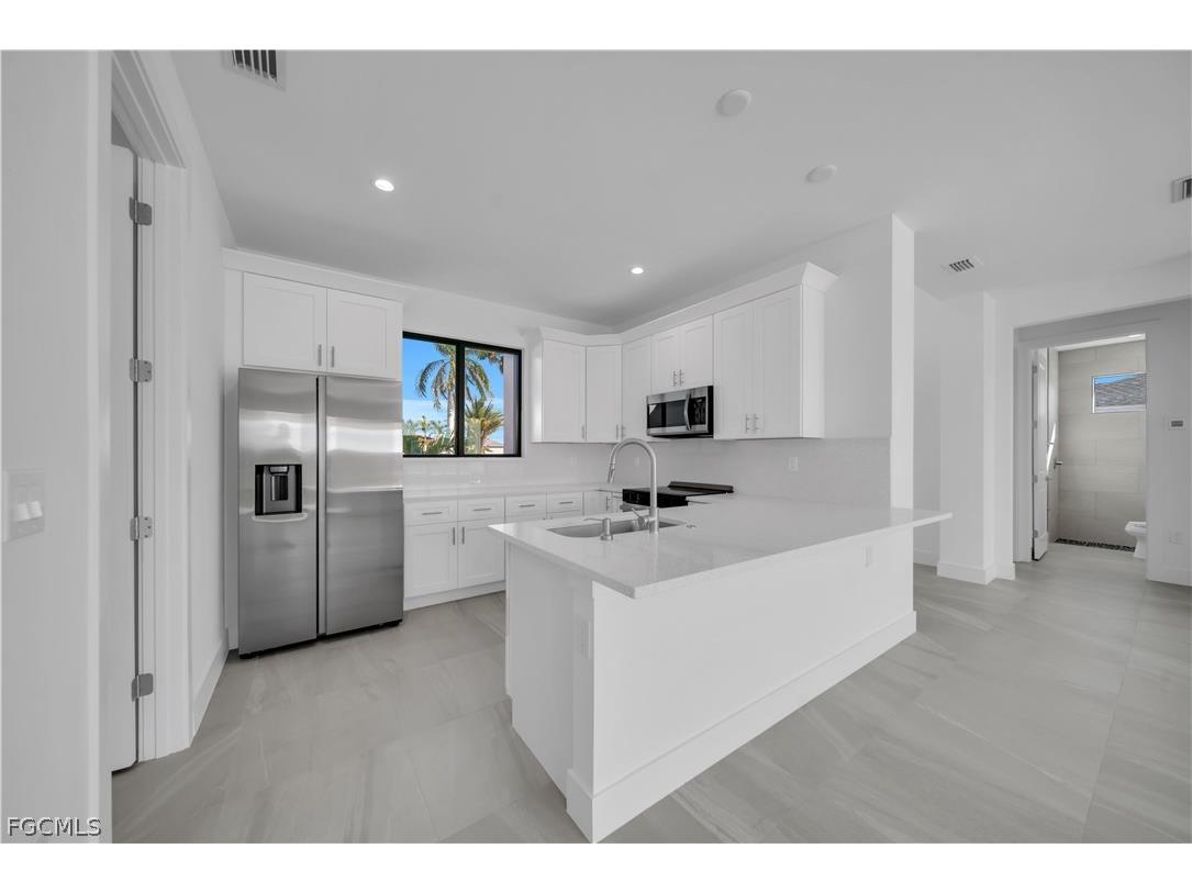 2204 NE 14th Place Cape Coral FL 33909 2026010996 image12