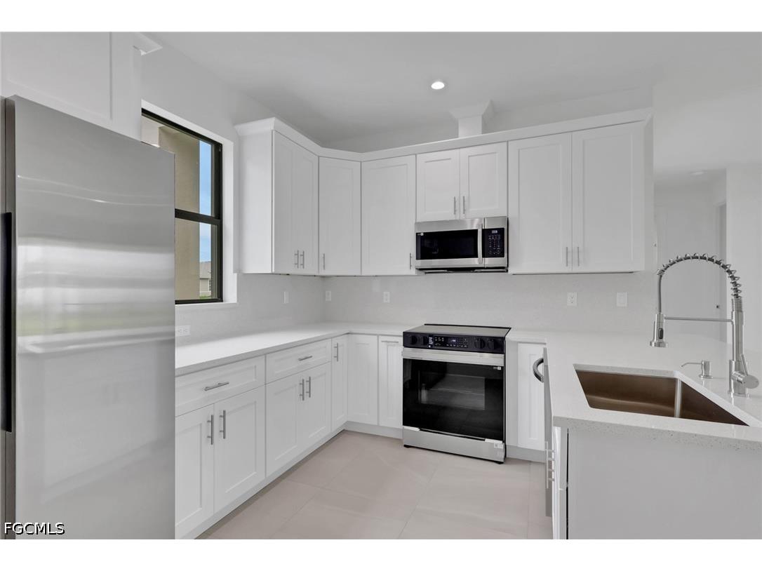 2204 NE 14th Place Cape Coral FL 33909 2026024969 image16