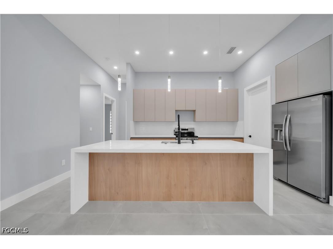 2204 NW 5th Terrace Cape Coral FL 33993 2026029171 image6