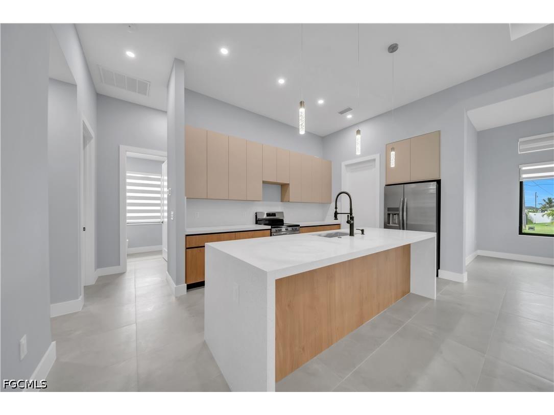 2204 NW 5th Terrace Cape Coral FL 33993 2026029171 image7