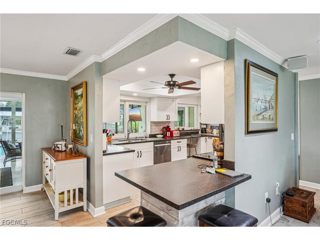 2204 SE 15th Terrace Cape Coral FL 33990 2026009950 image11