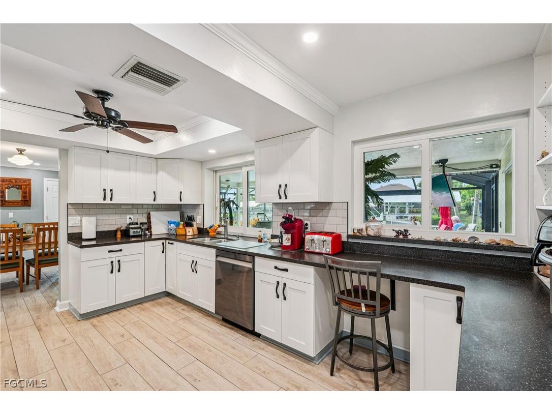 2204 SE 15th Terrace Cape Coral FL 33990 2026009950 image14