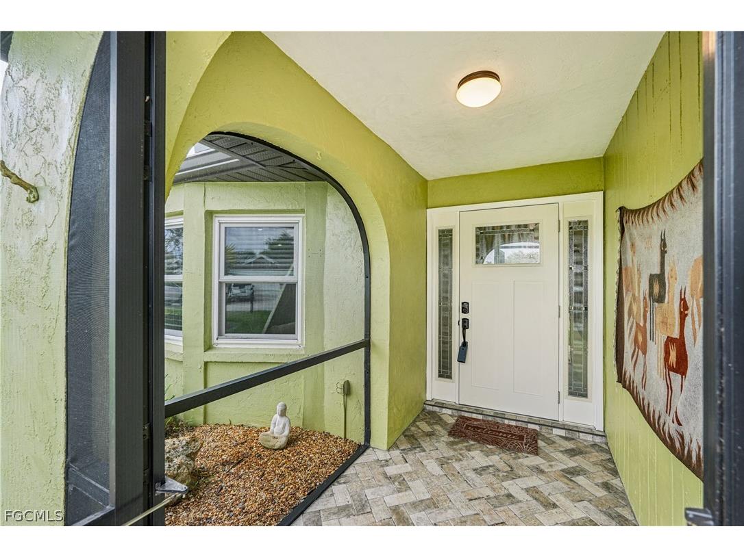 2204 SE 15th Terrace Cape Coral FL 33990 2026009950 image4