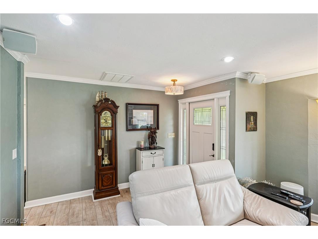 2204 SE 15th Terrace Cape Coral FL 33990 2026009950 image6