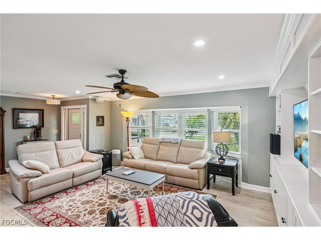 2204 SE 15th Terrace Cape Coral FL 33990 2026009950 image8