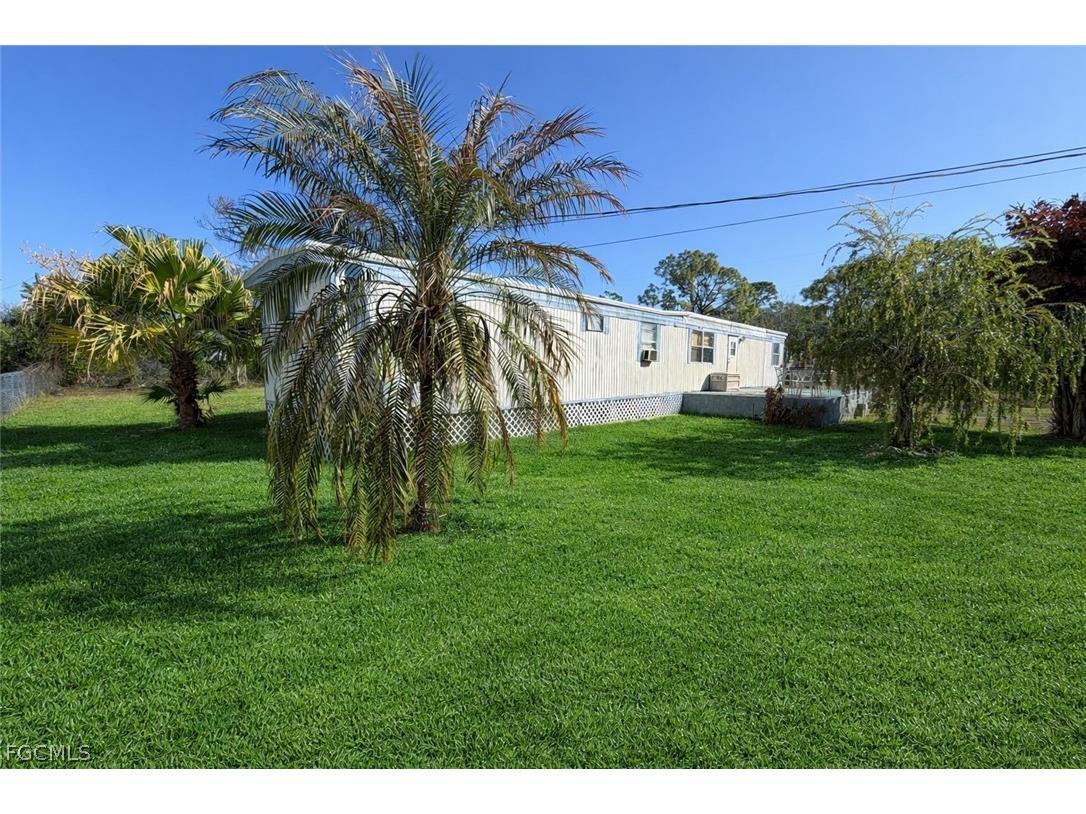2204 Tucker Lane North Fort Myers FL 33917 2026009143 image1