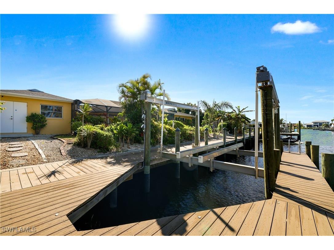 2205 Channel Way North Fort Myers FL 33917 225022323 image33
