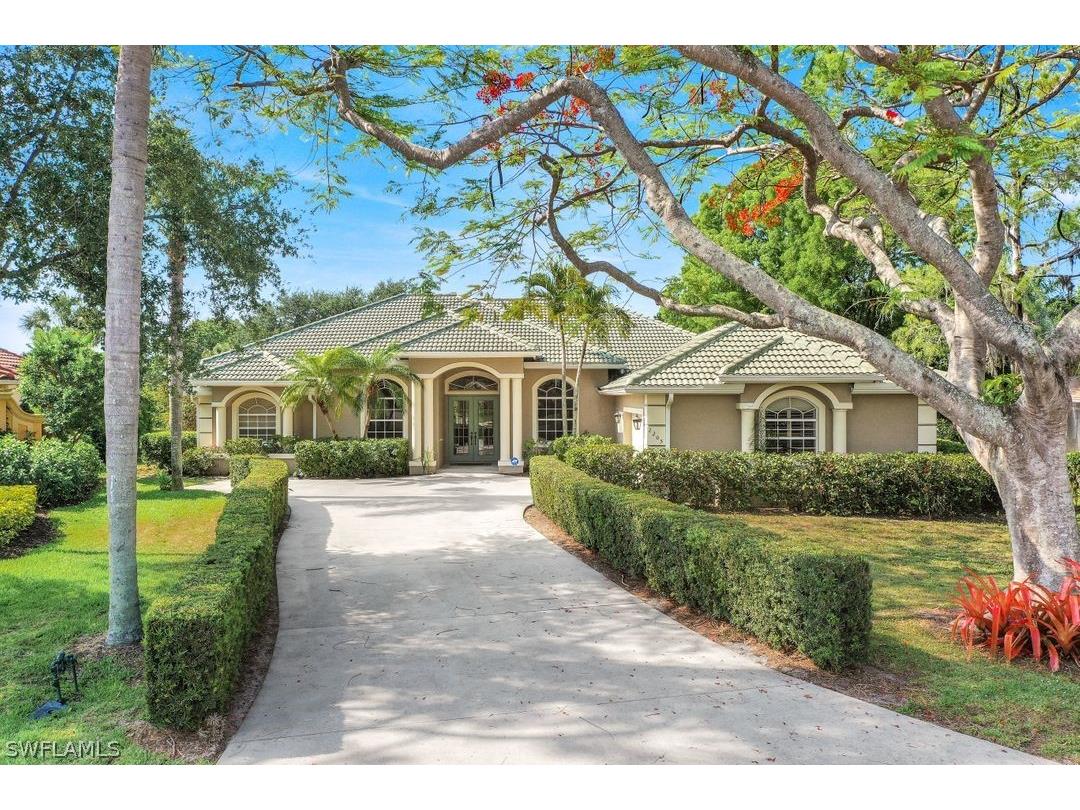 2205 Imperial Golf Course Boulevard Naples FL 34110 224042759 image1