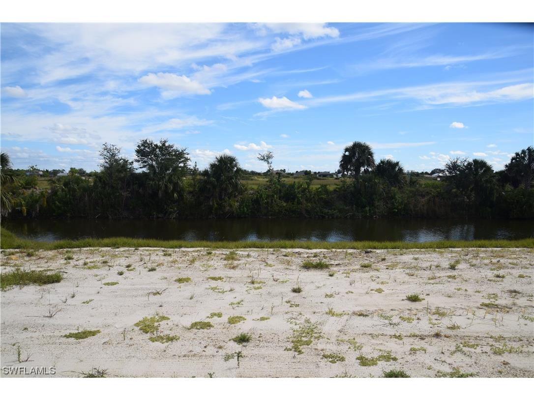 2205 NE 10th Place Cape Coral FL 33909 223078340 image1