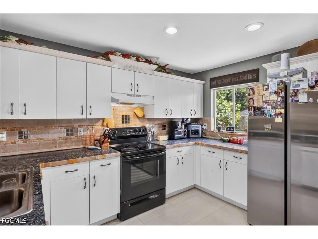 2205 NE 1st Place Cape Coral FL 33909 2026025490 image10