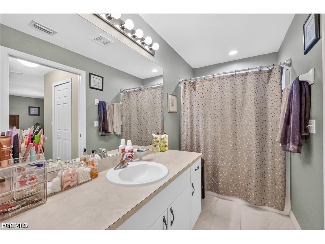 2205 NE 1st Place Cape Coral FL 33909 2026025490 image15