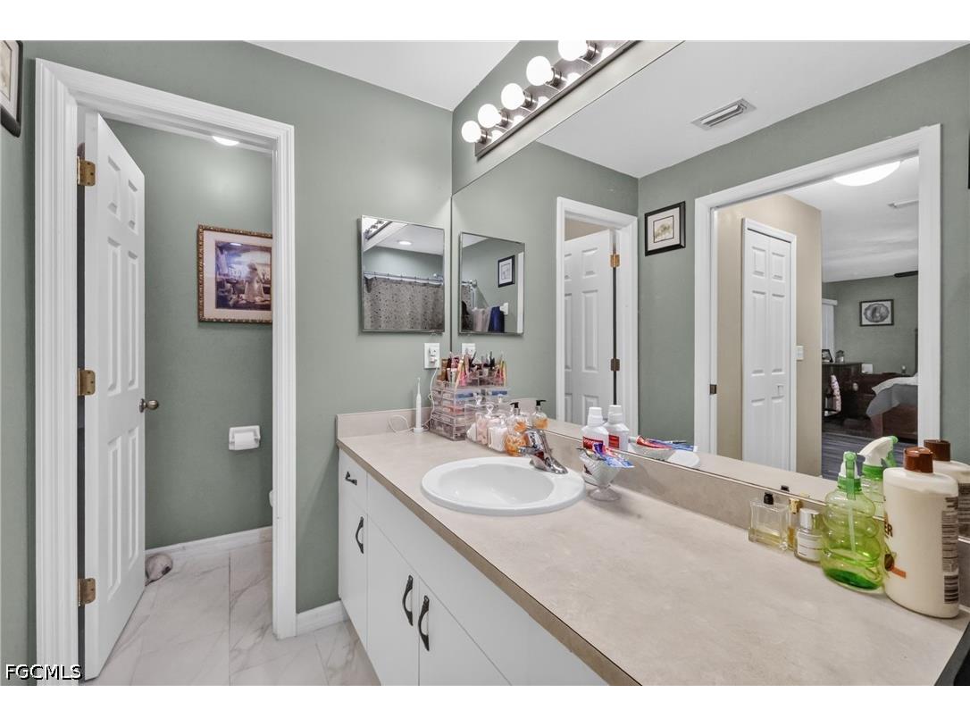 2205 NE 1st Place Cape Coral FL 33909 2026025490 image16