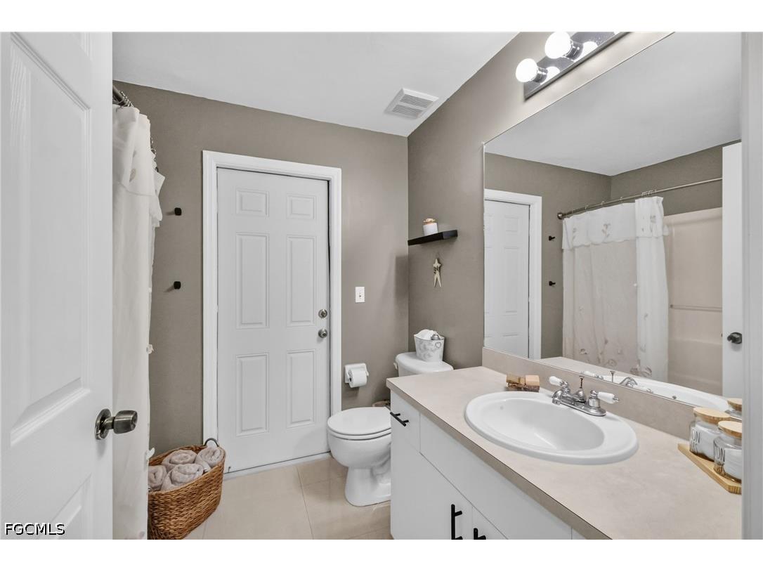 2205 NE 1st Place Cape Coral FL 33909 2026025490 image19