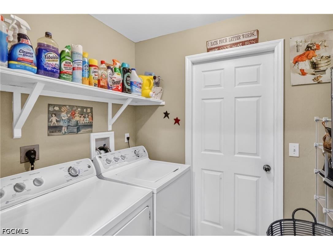 2205 NE 1st Place Cape Coral FL 33909 2026025490 image20