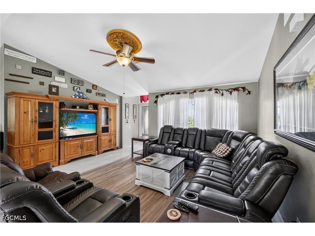 2205 NE 1st Place Cape Coral FL 33909 2026025490 image6