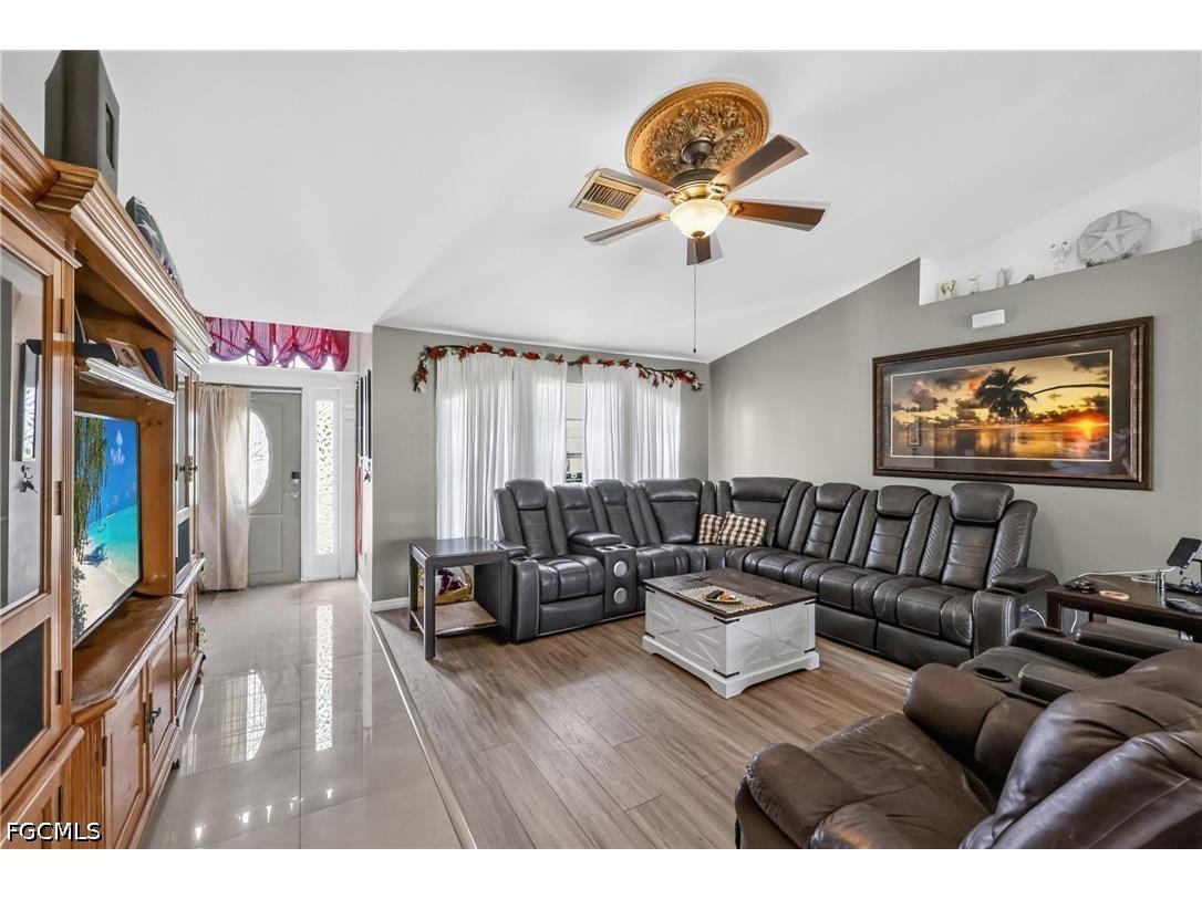 2205 NE 1st Place Cape Coral FL 33909 2026025490 image7