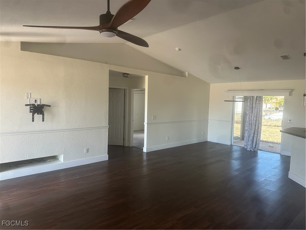 2205 NE 8th Place Cape Coral FL 33909 2026005660 image7