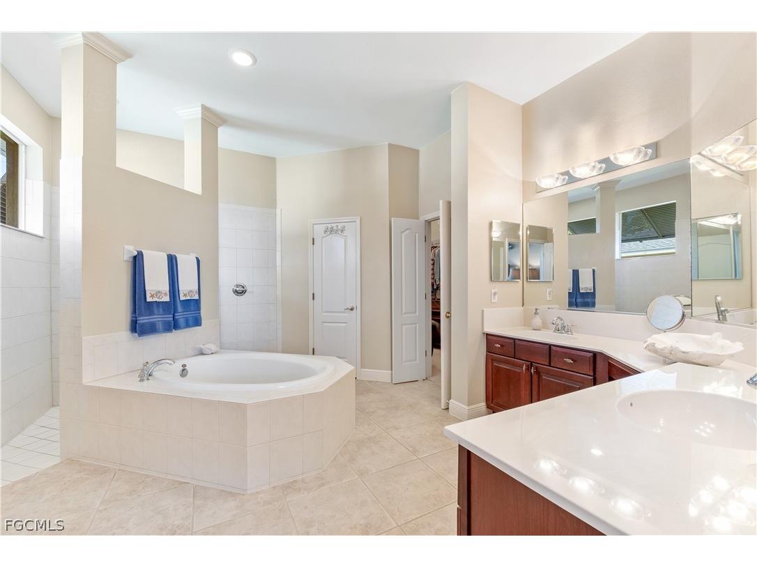 2205 SE 16th Street Cape Coral FL 33990 2026007025 image14