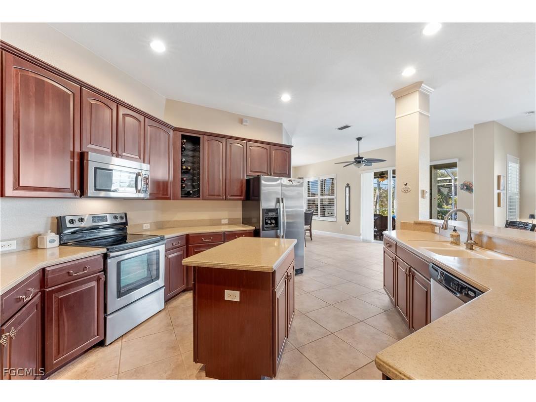 2205 SE 16th Street Cape Coral FL 33990 2026007025 image6