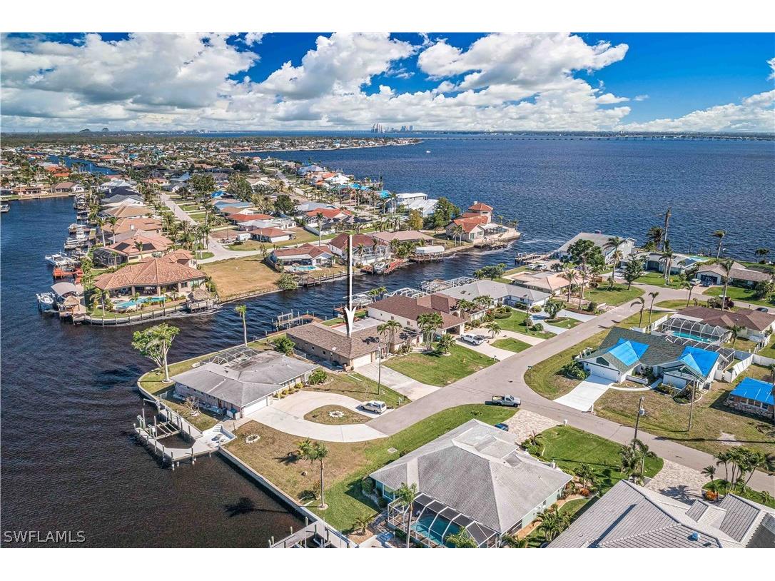 2205 SE 32nd Terrace Cape Coral FL 33904 223011645 image1