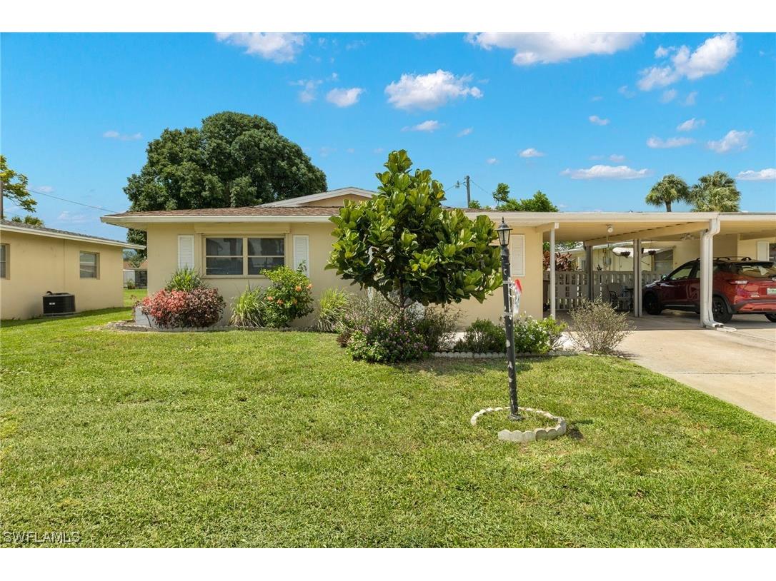 2206 E 5th Street Lehigh Acres FL 33936 223085845 image1