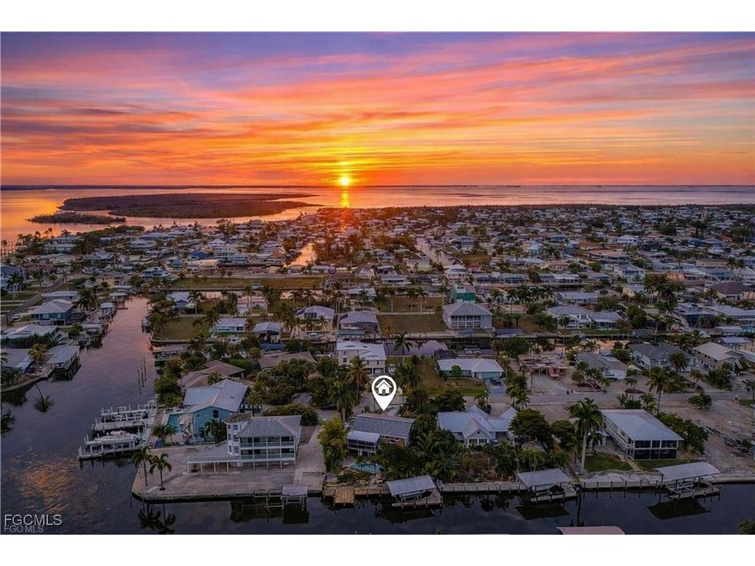 2206 Lemon Street Saint James City FL 33956 2025025003 image1