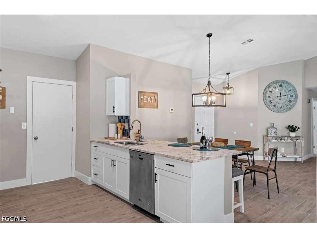 2206 SE 4th Street Cape Coral FL 33990 2026018543 image4