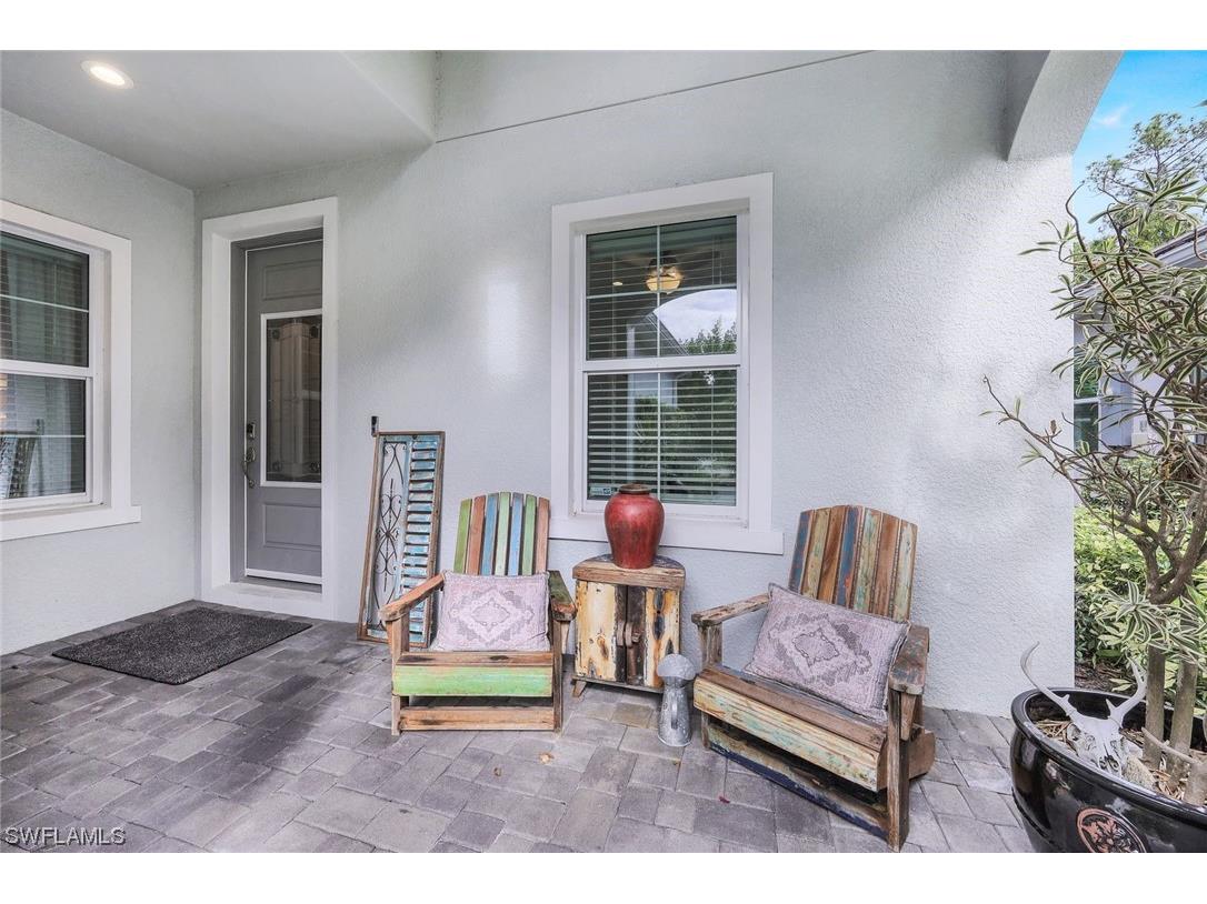 2207 Marquesa Circle Naples FL 34112 223093780 image1