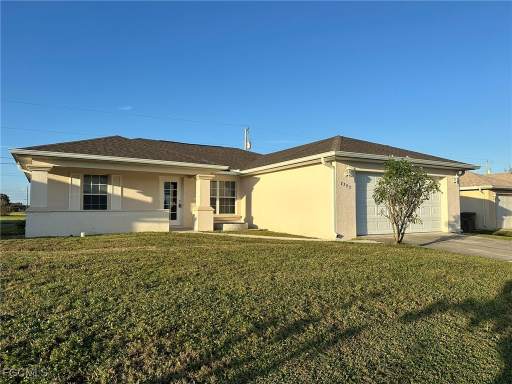 2207 NE 15th Lane Cape Coral FL 33909 2025025274 image1