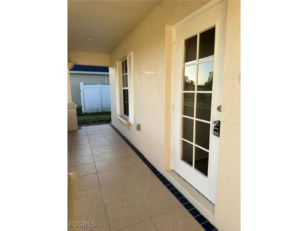 2207 NE 15th Lane Cape Coral FL 33909 2025025274 image3