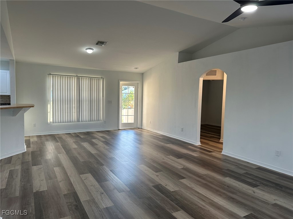 2207 NE 15th Lane Cape Coral FL 33909 2025025274 image9