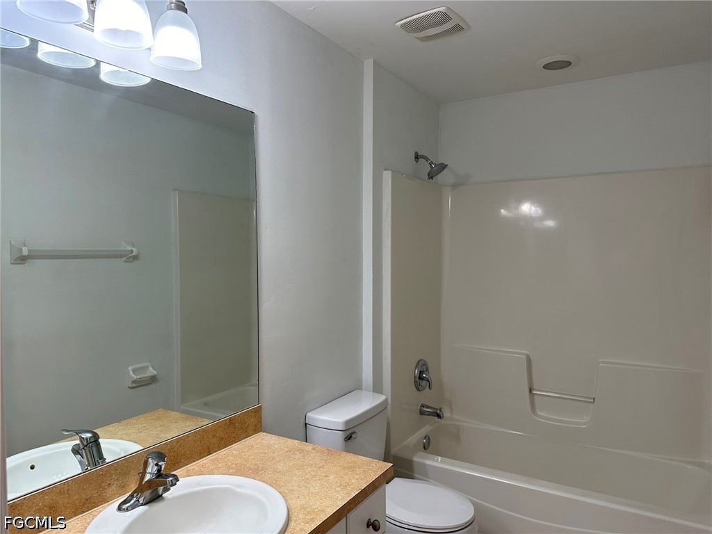 2207 NE 15th Lane Cape Coral FL 33909 2026029342 image25