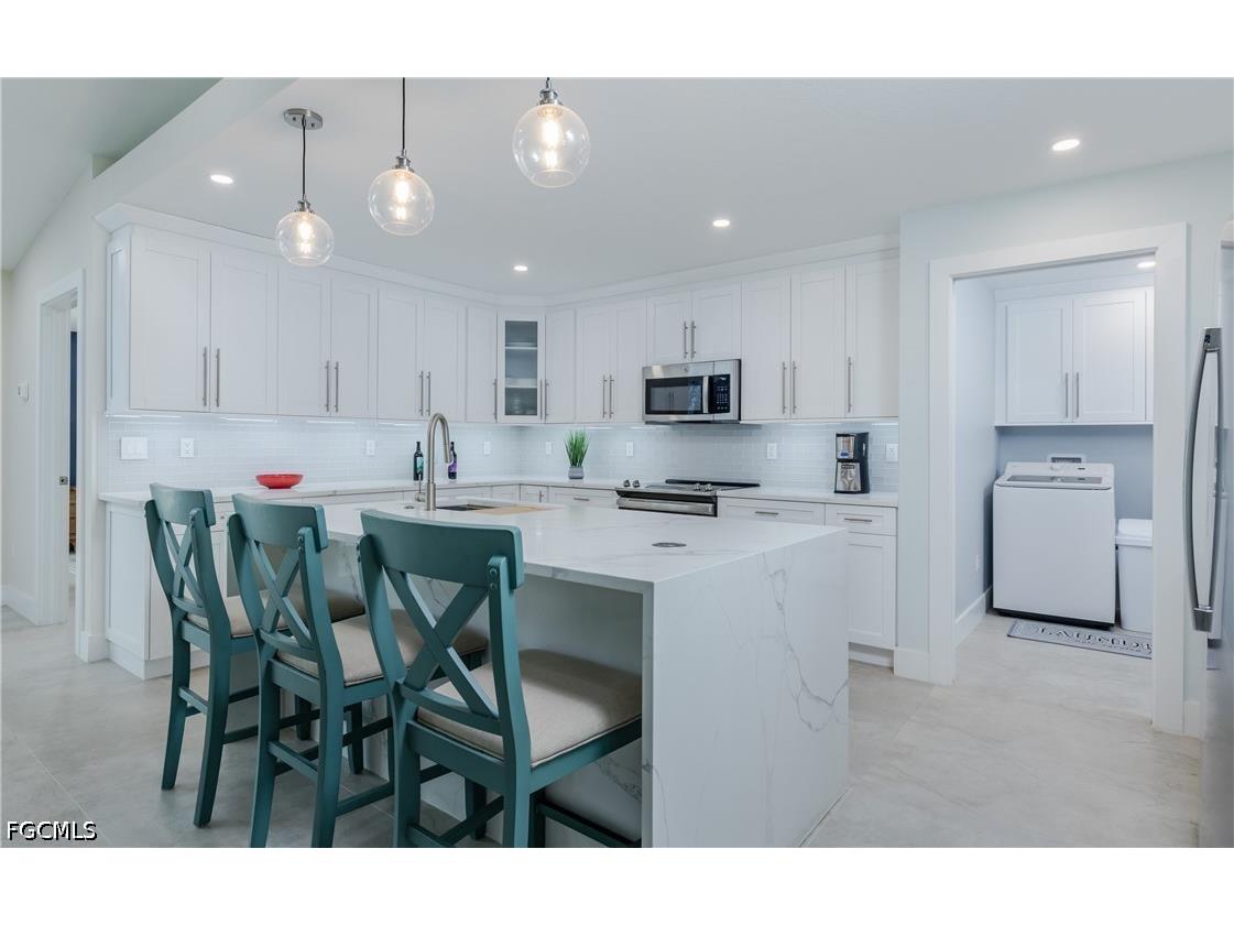 2207 Surfside Boulevard Cape Coral FL 33991 2026020314 image4