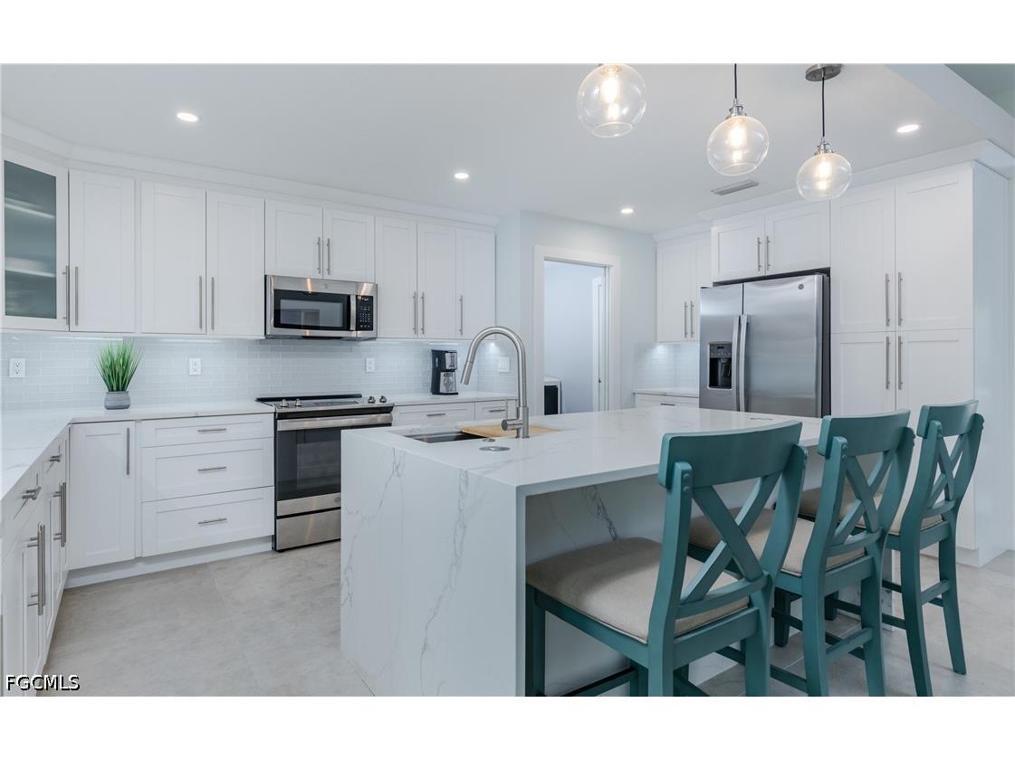 2207 Surfside Boulevard Cape Coral FL 33991 2026020314 image6