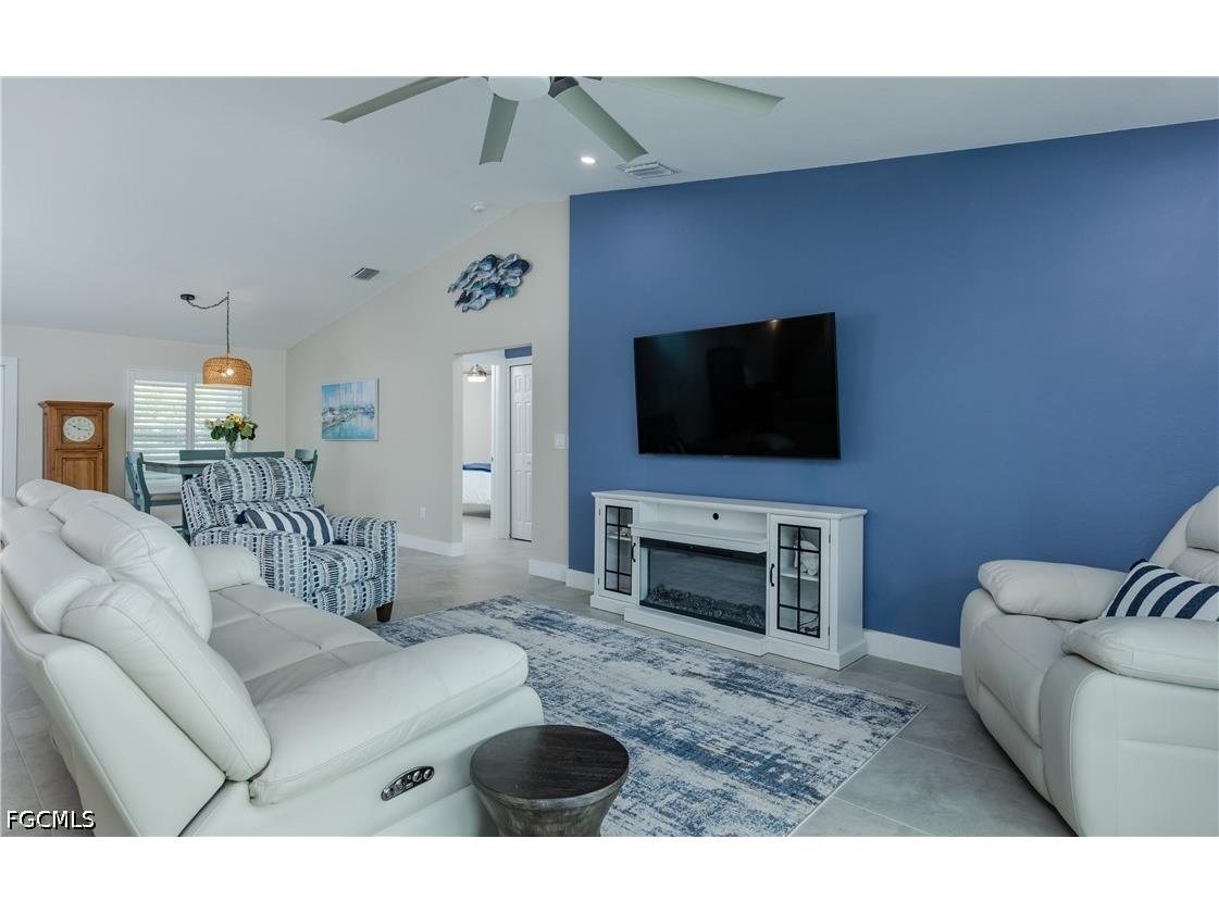 2207 Surfside Boulevard Cape Coral FL 33991 2026020314 image9