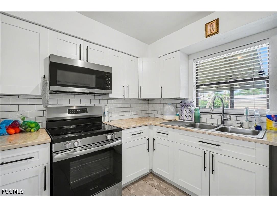 2208/2210 Iris Way Fort Myers FL 33905 2026015825 image28