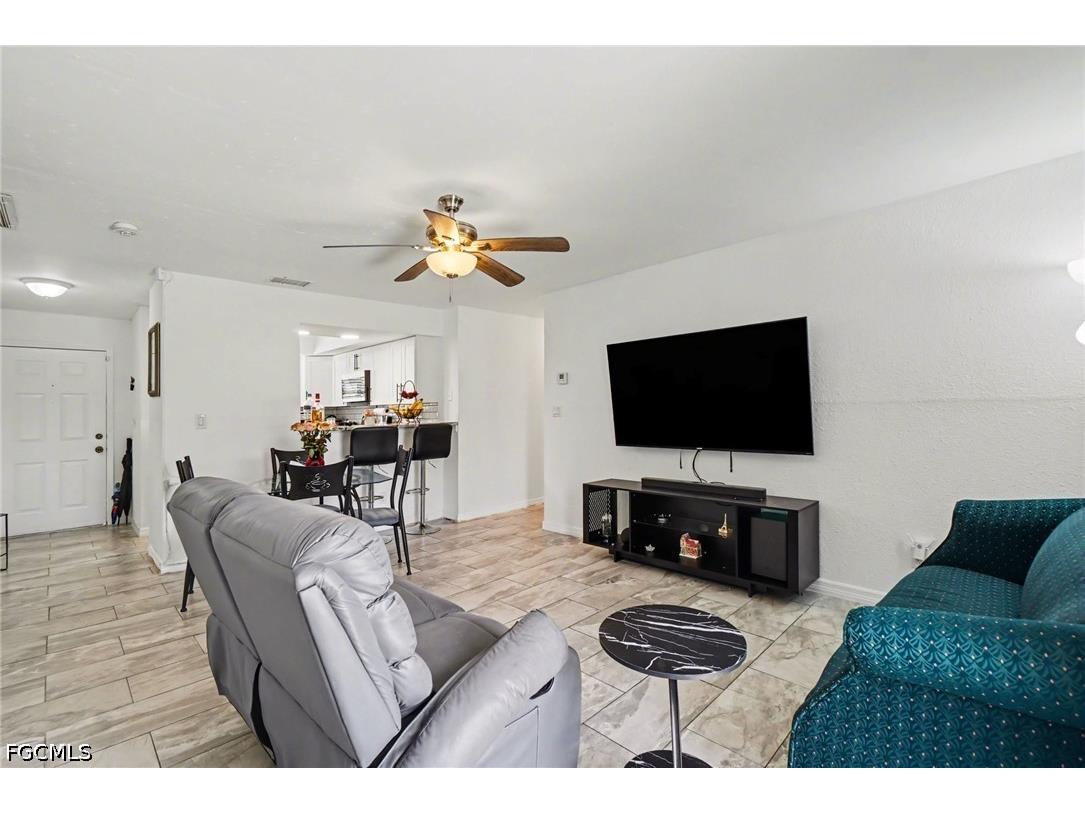 2208/2210 Iris Way Fort Myers FL 33905 2026015825 image3