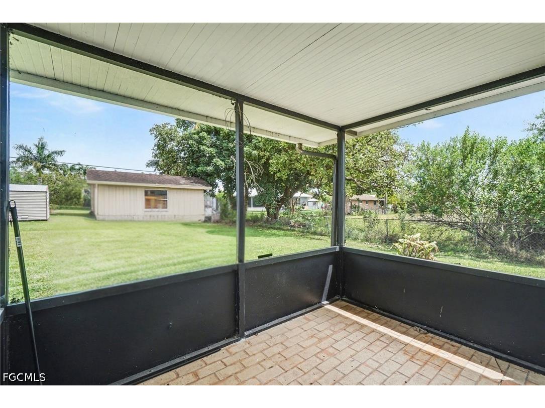2208/2210 Iris Way Fort Myers FL 33905 2026015825 image36