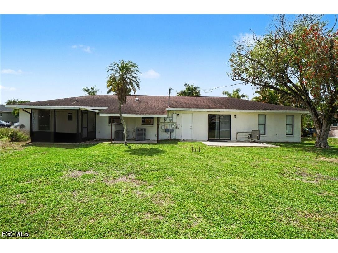 2208/2210 Iris Way Fort Myers FL 33905 2026015825 image38
